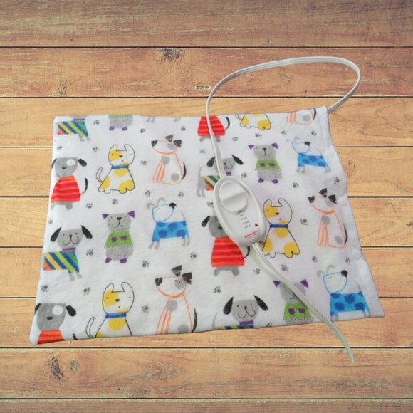 Heating Pad Cover, 12 x 15, Soft White With Colorful Dogs Flannel, 3 Snap Closur - Picture 1 of 3